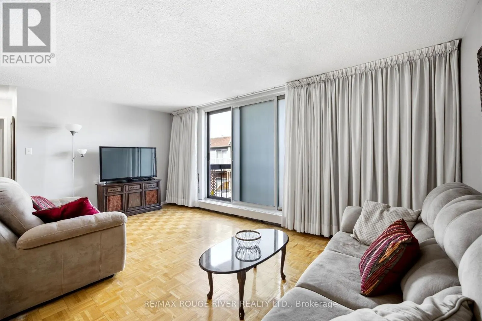 406 - 895 KENNEDY ROAD