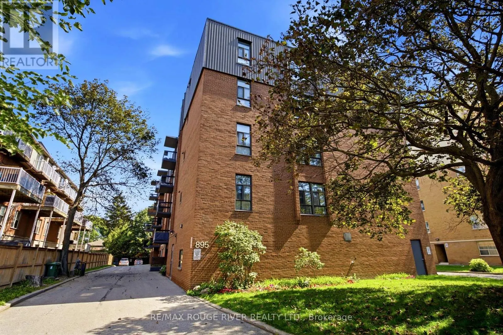 406 - 895 KENNEDY ROAD