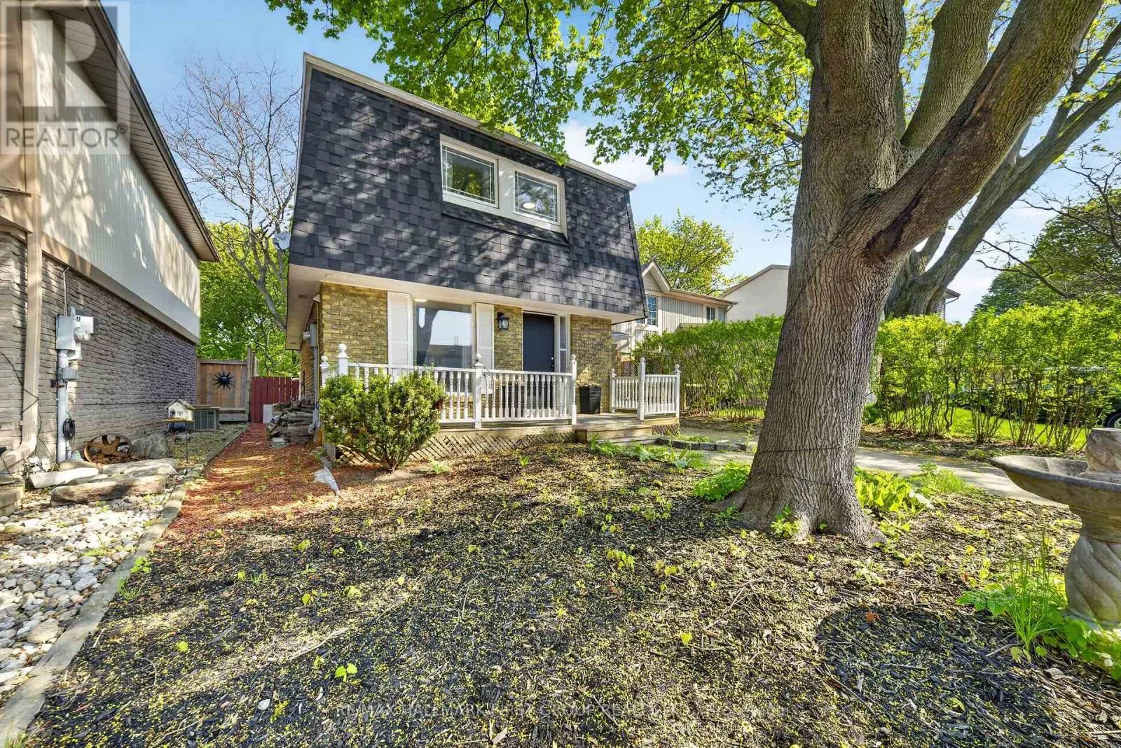 33 HARRISON COURT