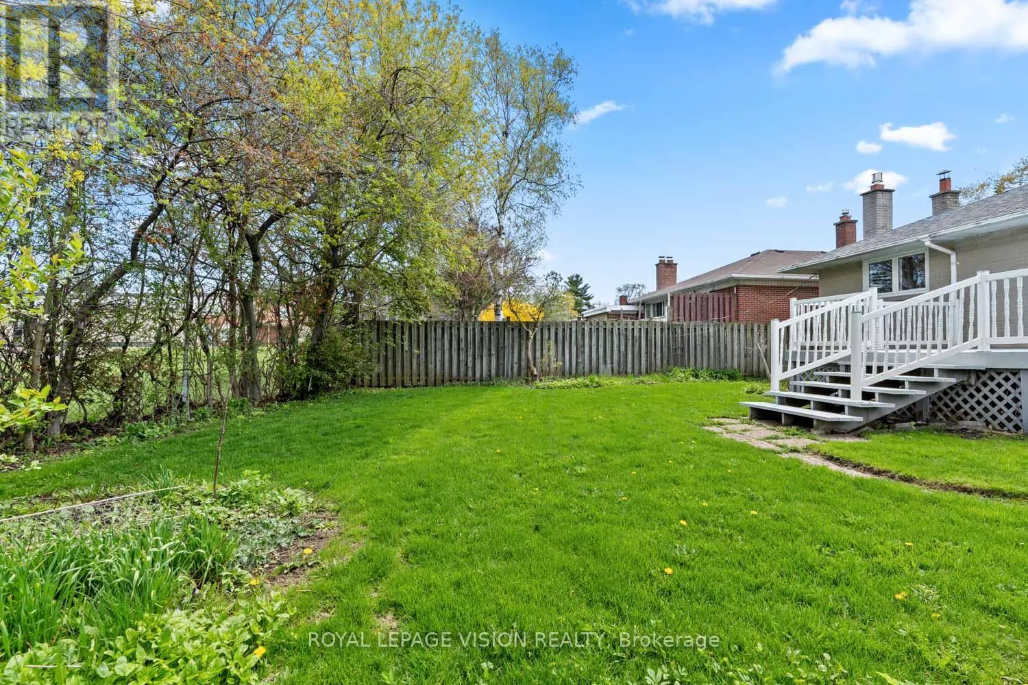 6 MACDUFF CRESCENT