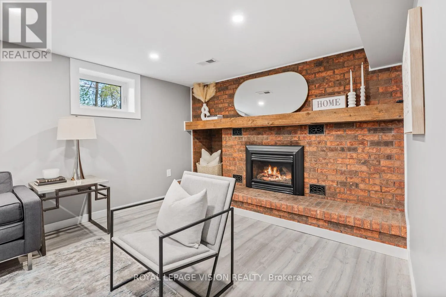 6 MACDUFF CRESCENT