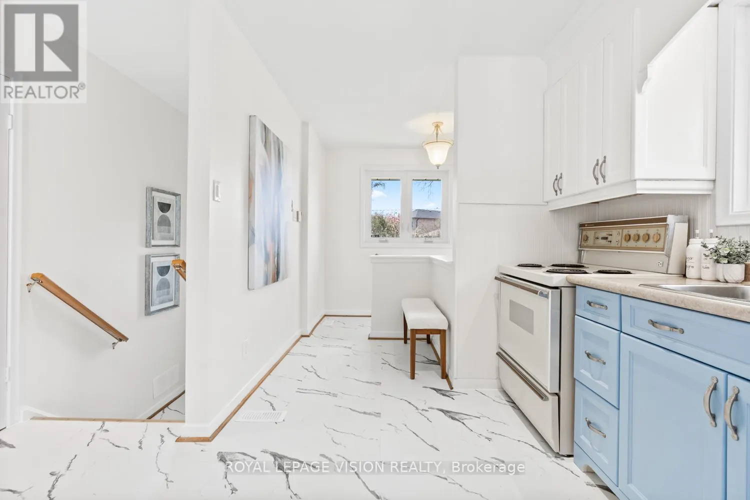 6 MACDUFF CRESCENT