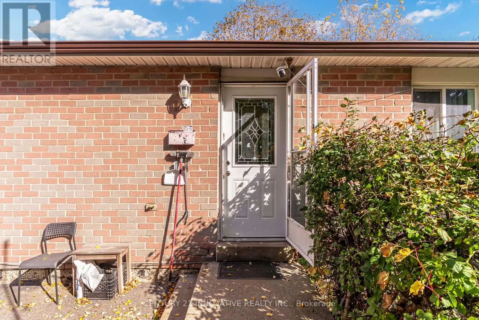 21 TILLBROOK COURT