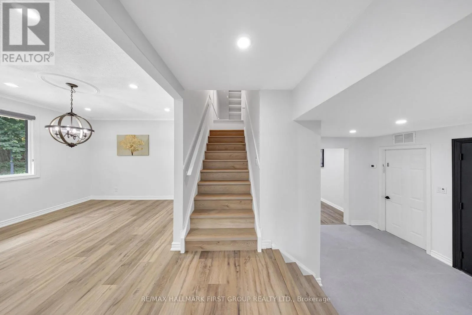 890 BRIARWOOD DRIVE