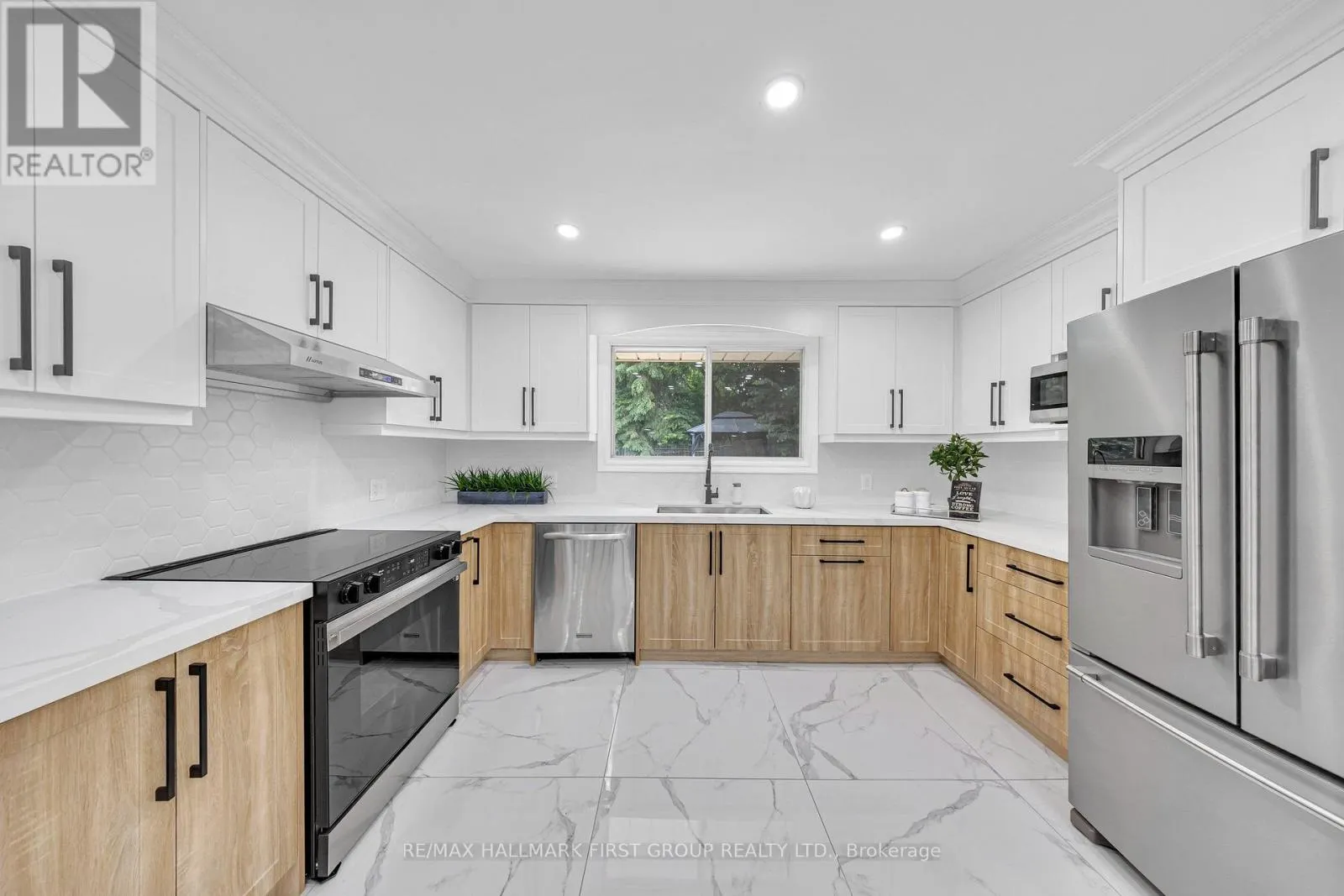 890 BRIARWOOD DRIVE