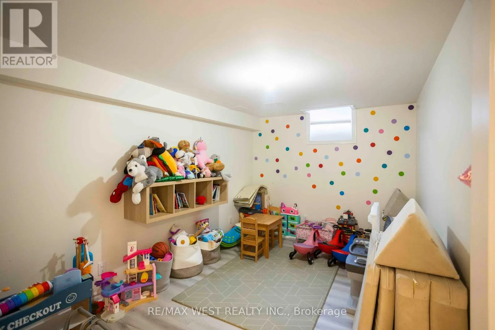 252 PIMLICO DRIVE