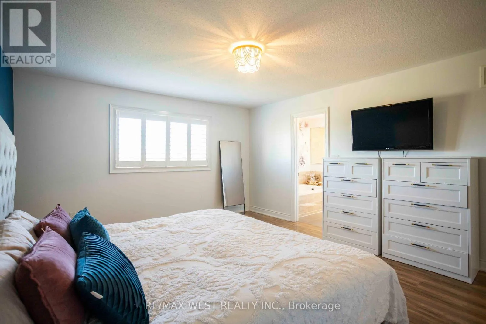 252 PIMLICO DRIVE
