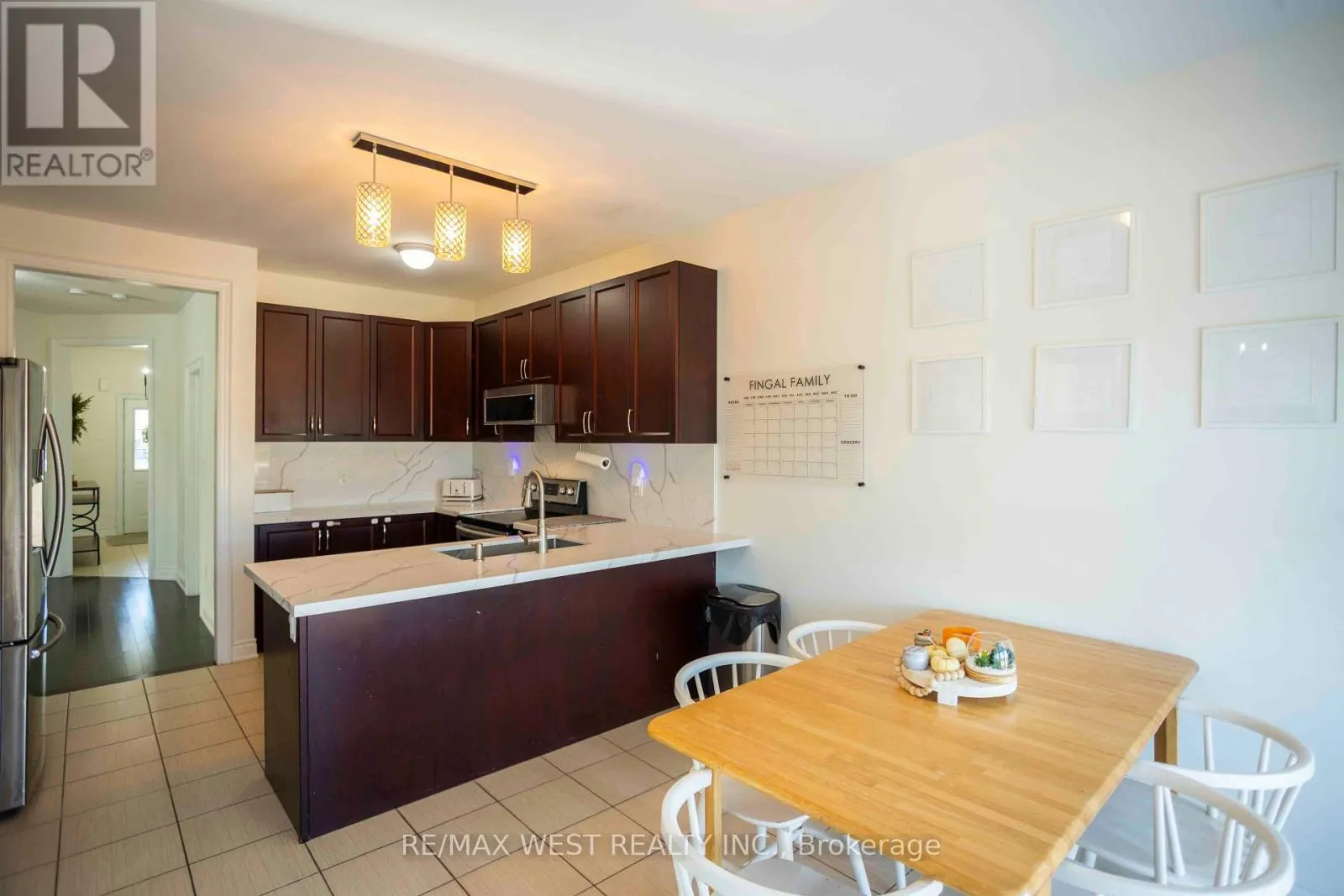 252 PIMLICO DRIVE