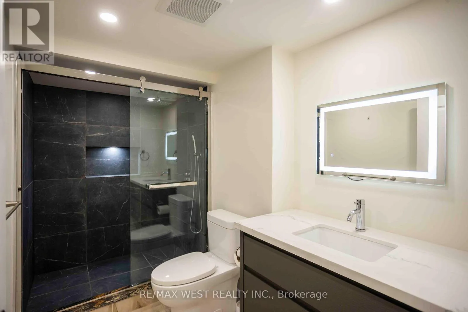 252 PIMLICO DRIVE