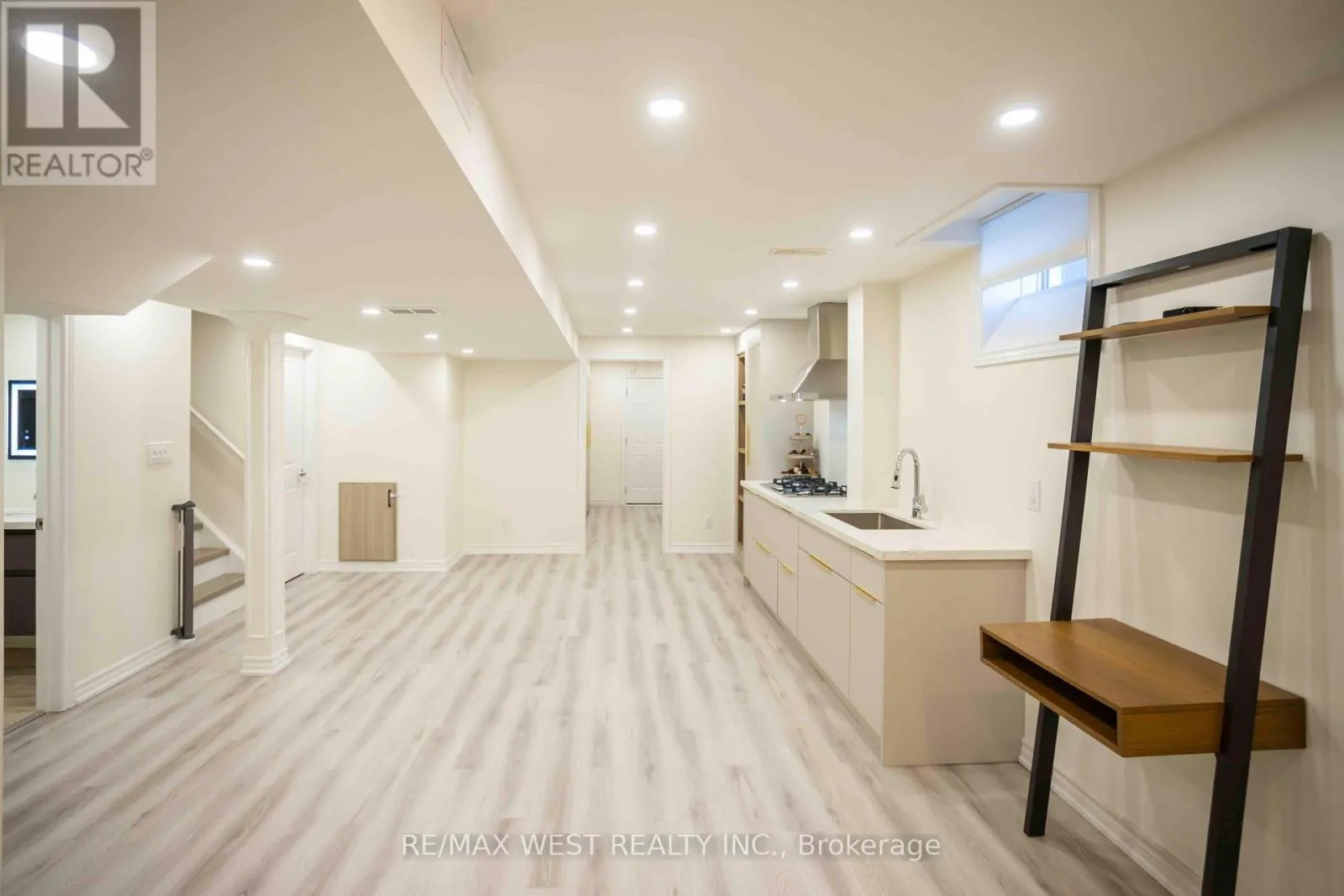 252 PIMLICO DRIVE