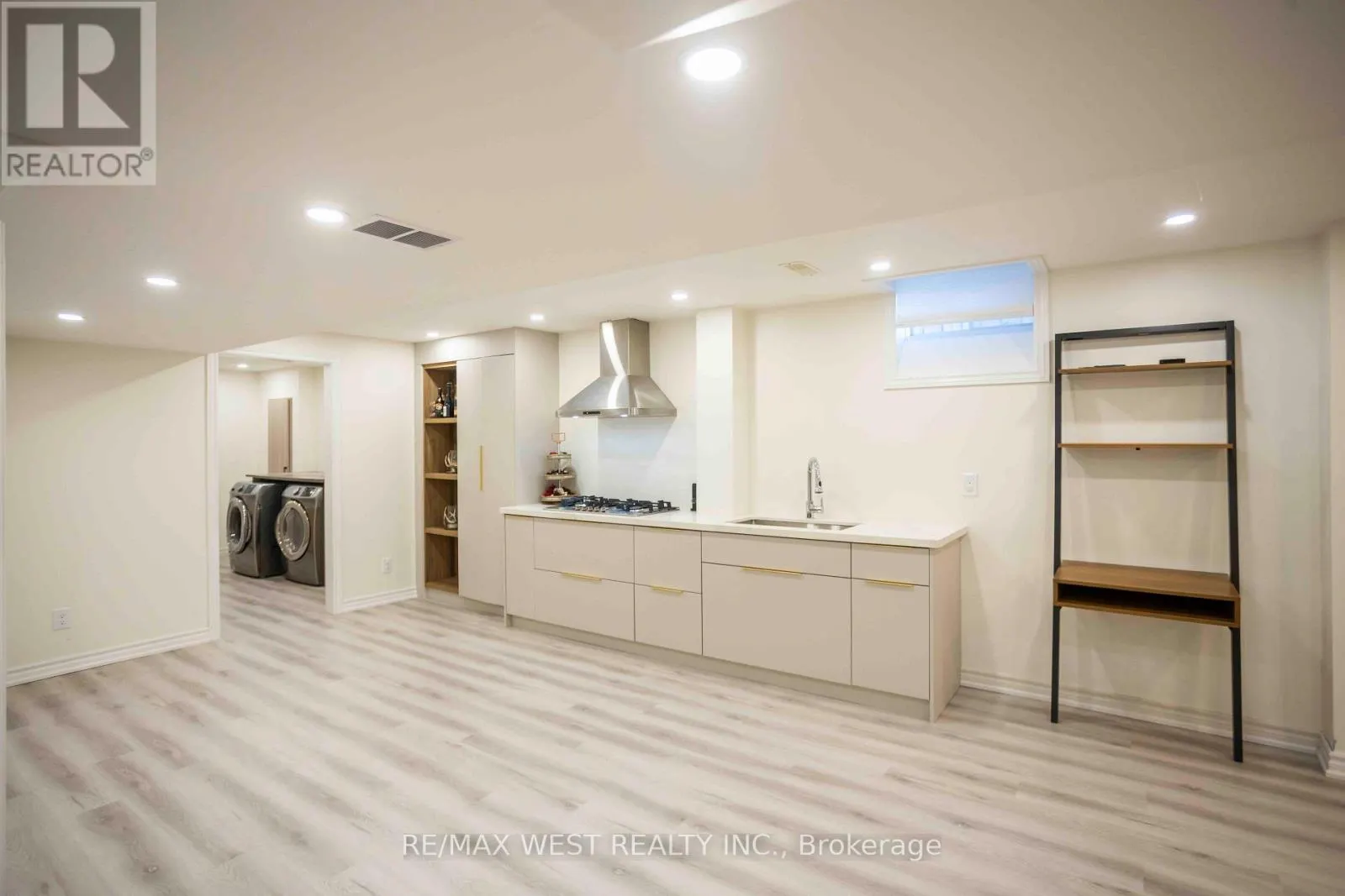252 PIMLICO DRIVE