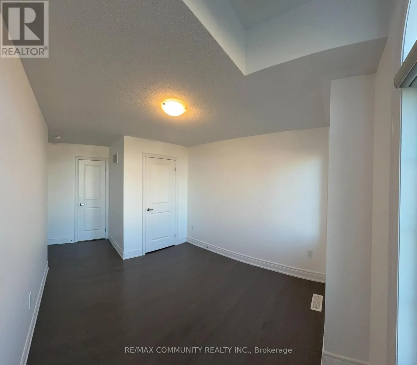 6 WESLEY BROOKS STREET