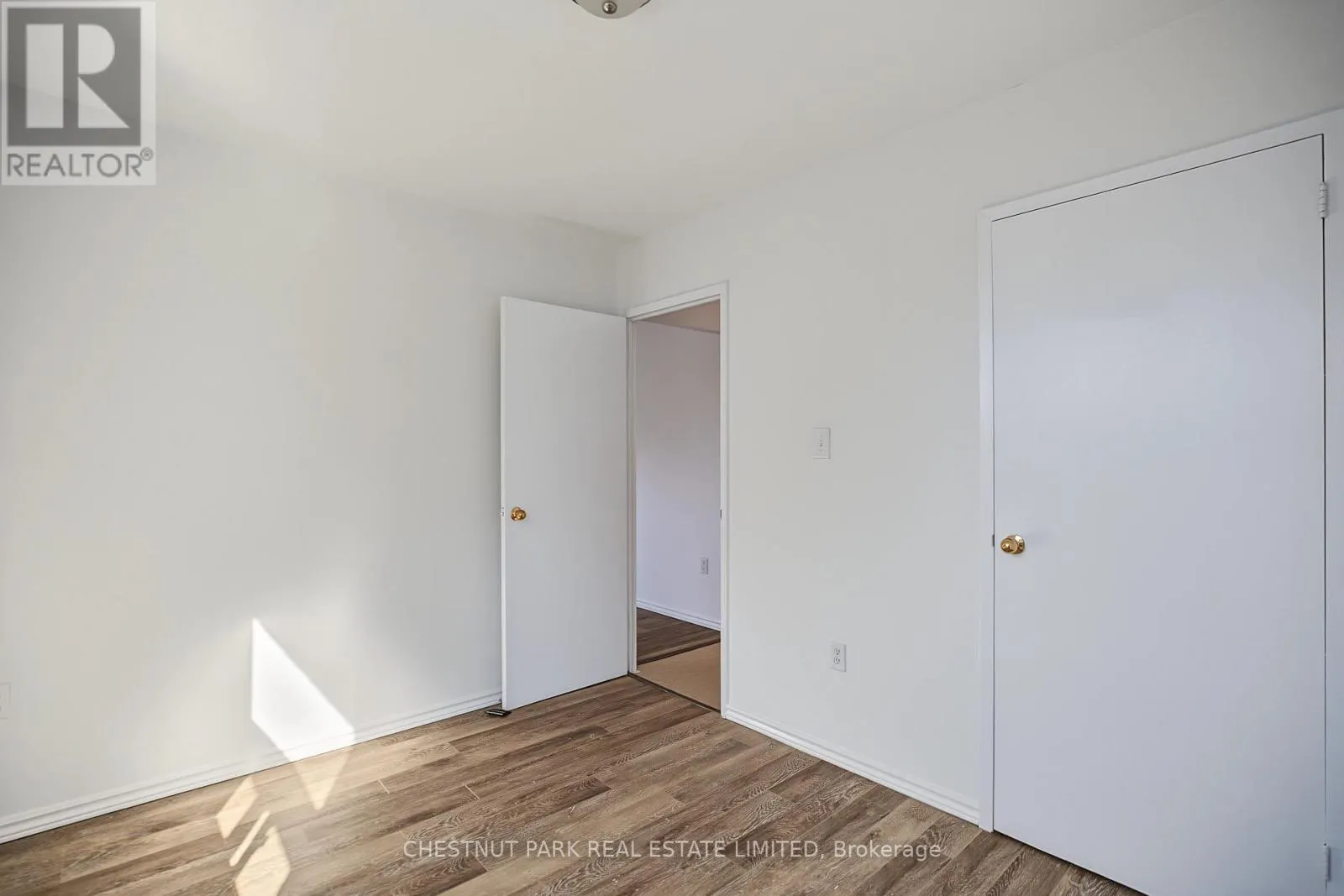 517 - 888 GLEN STREET