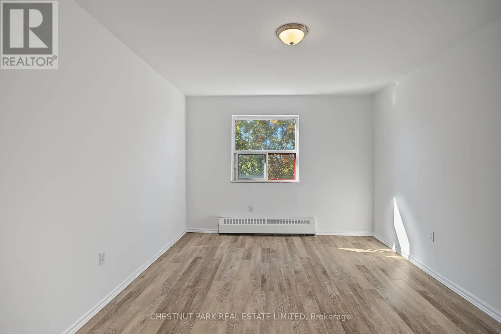 517 - 888 GLEN STREET