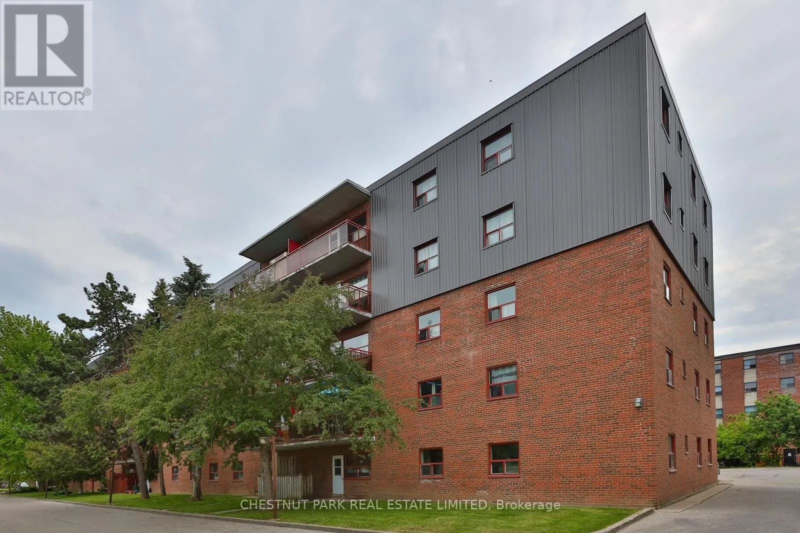 517 - 888 GLEN STREET