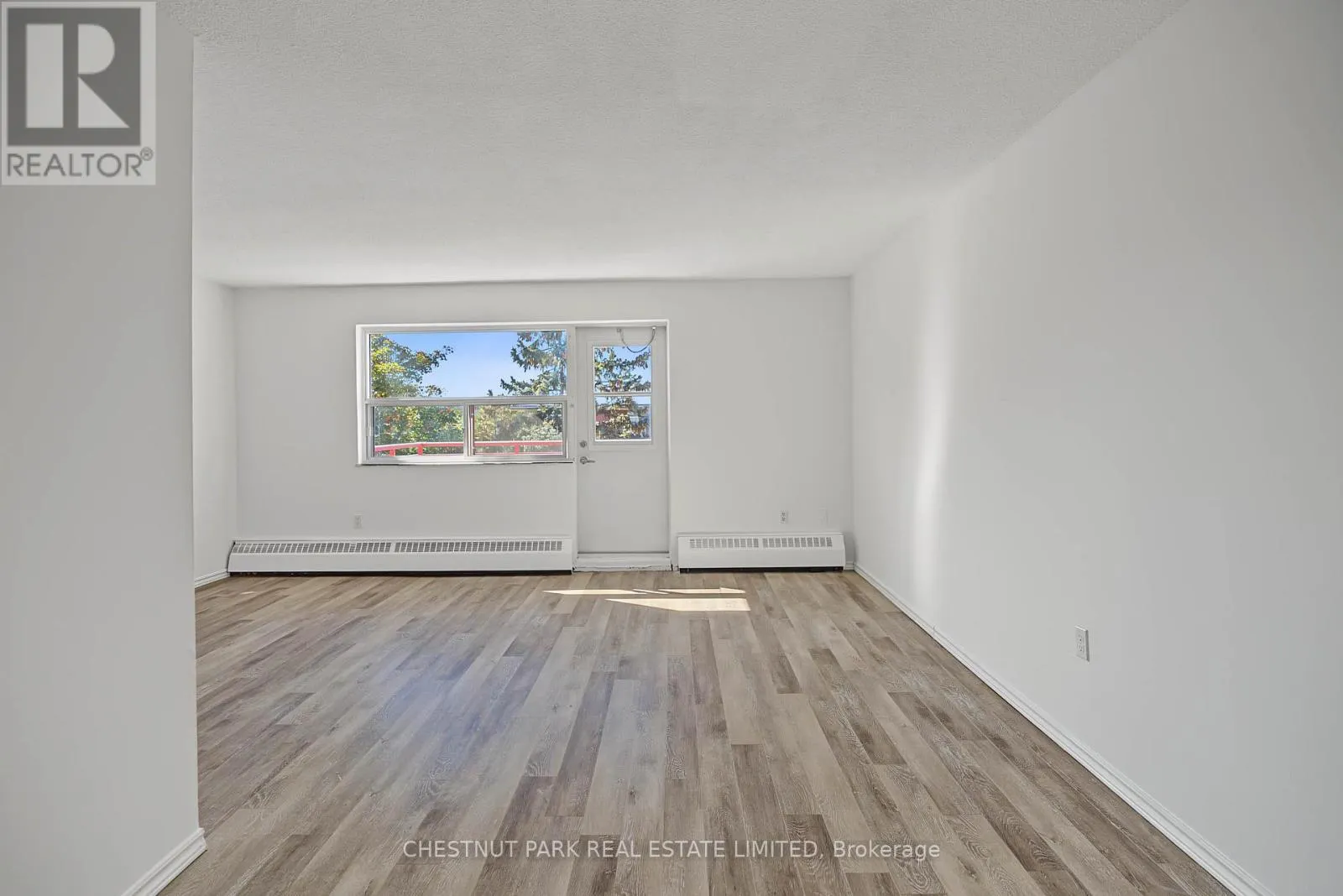 517 - 888 GLEN STREET
