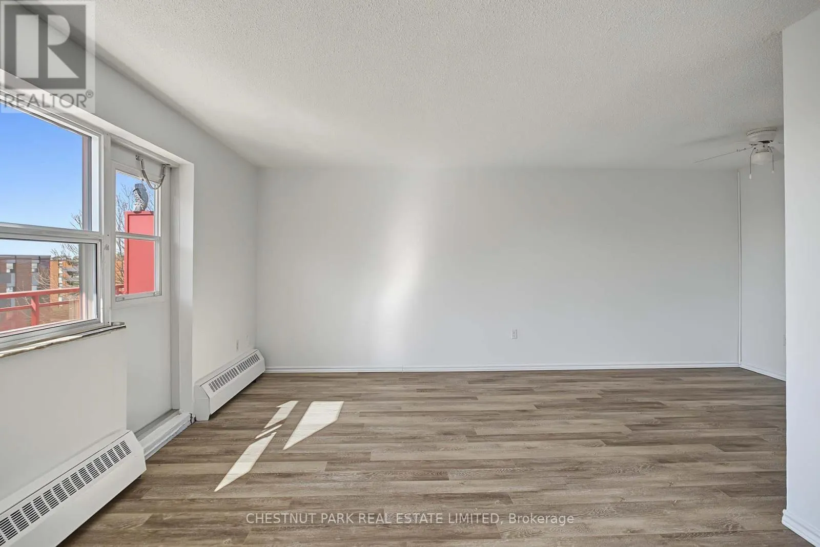 517 - 888 GLEN STREET