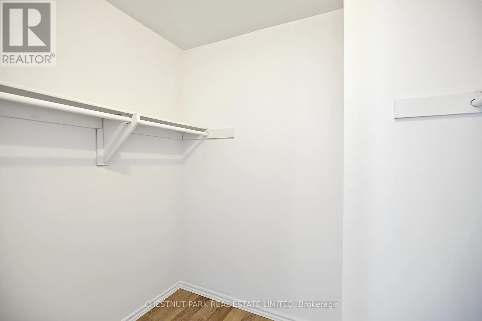 517 - 888 GLEN STREET