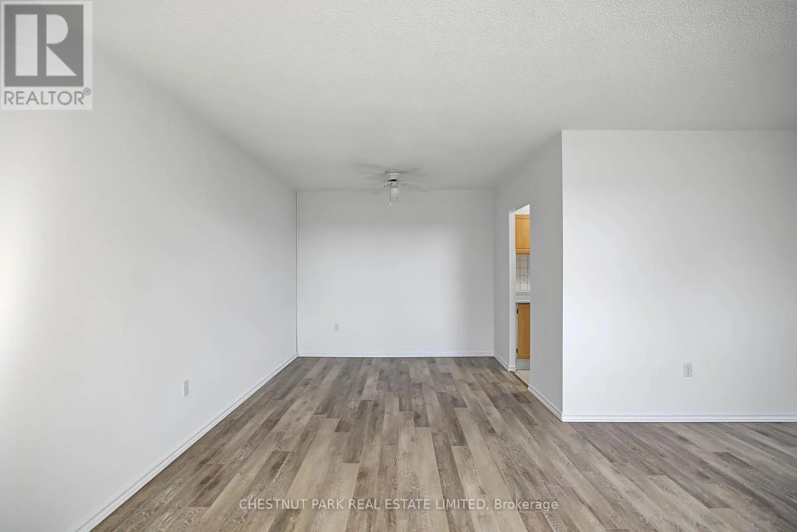 517 - 888 GLEN STREET