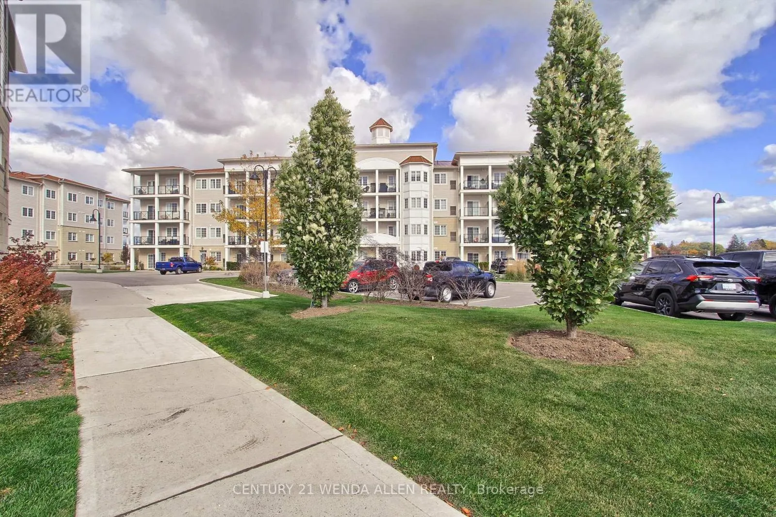 409 - 70 SHIPWAY AVENUE