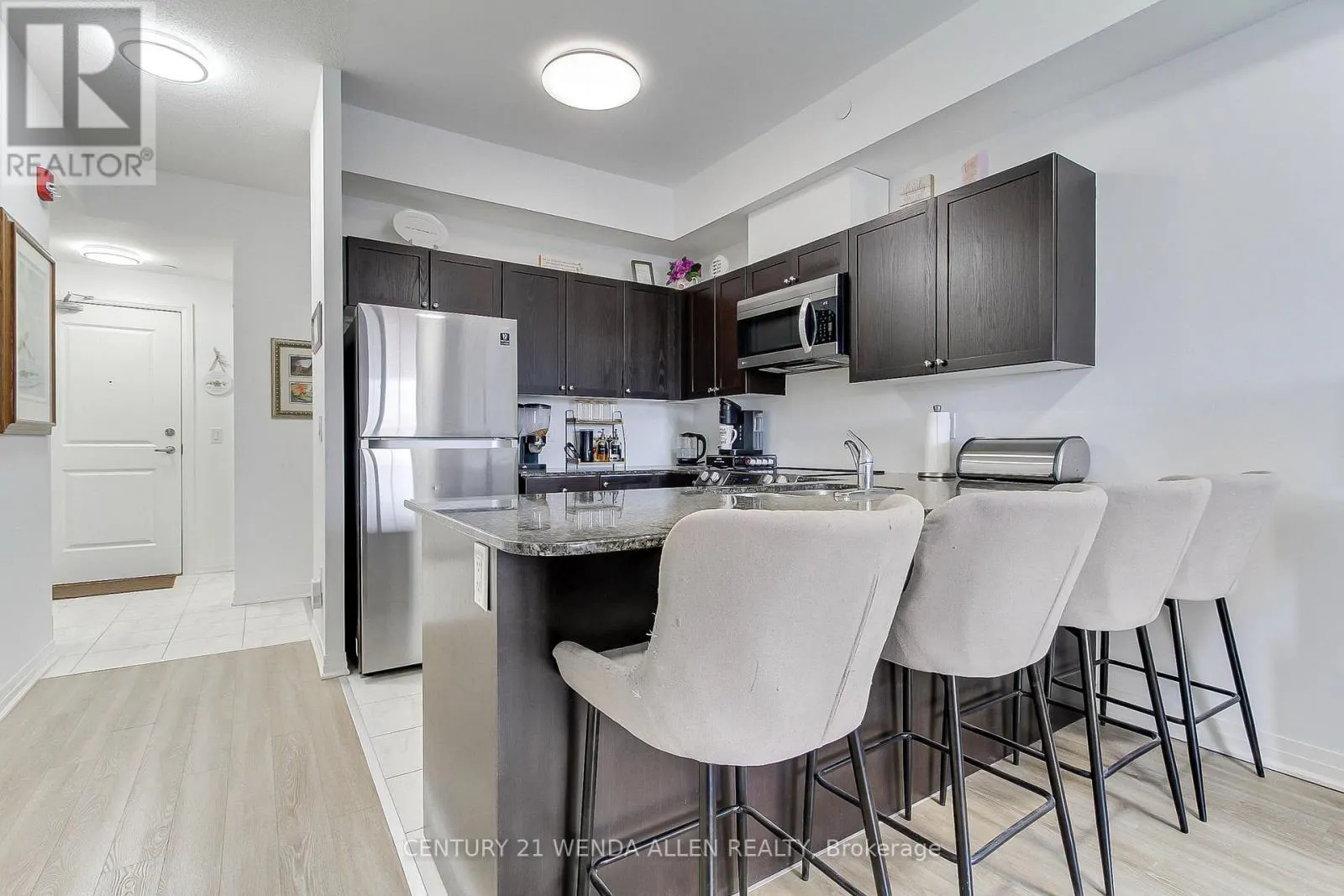 409 - 70 SHIPWAY AVENUE