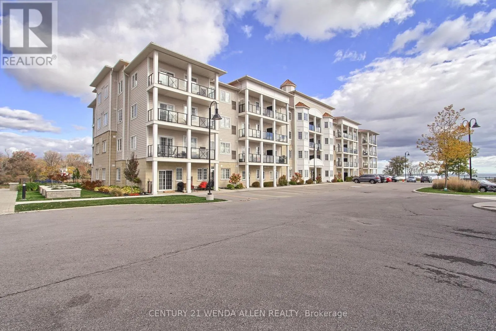 409 - 70 SHIPWAY AVENUE