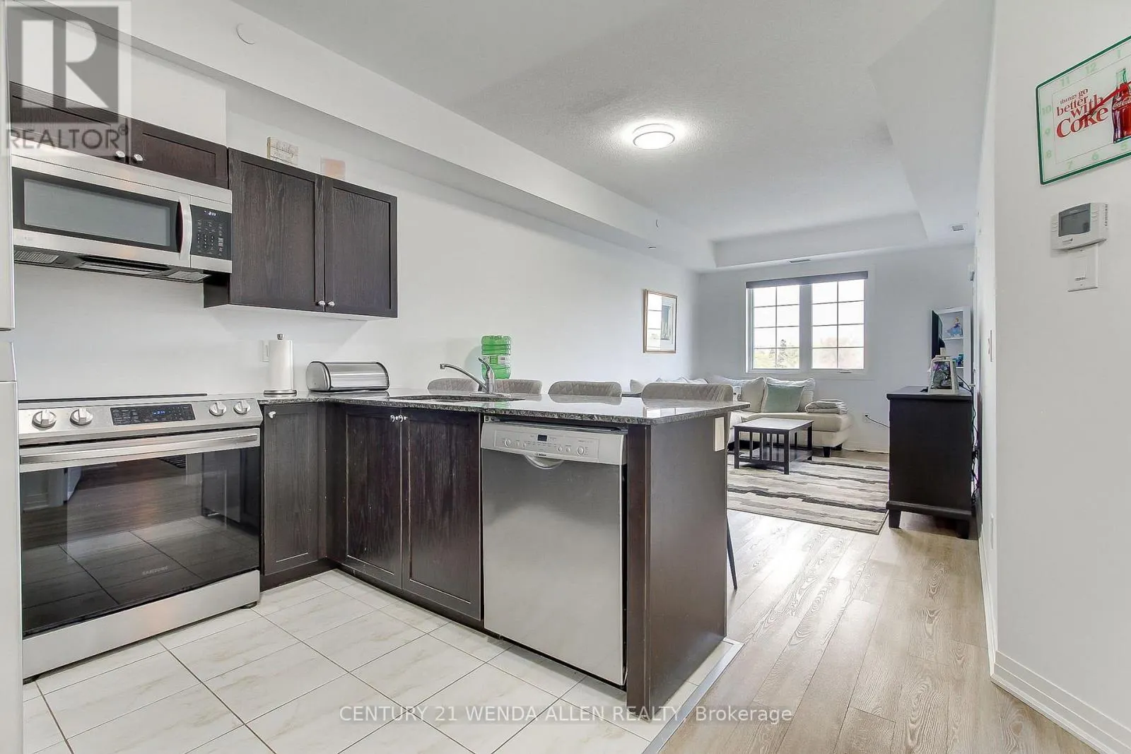 409 - 70 SHIPWAY AVENUE