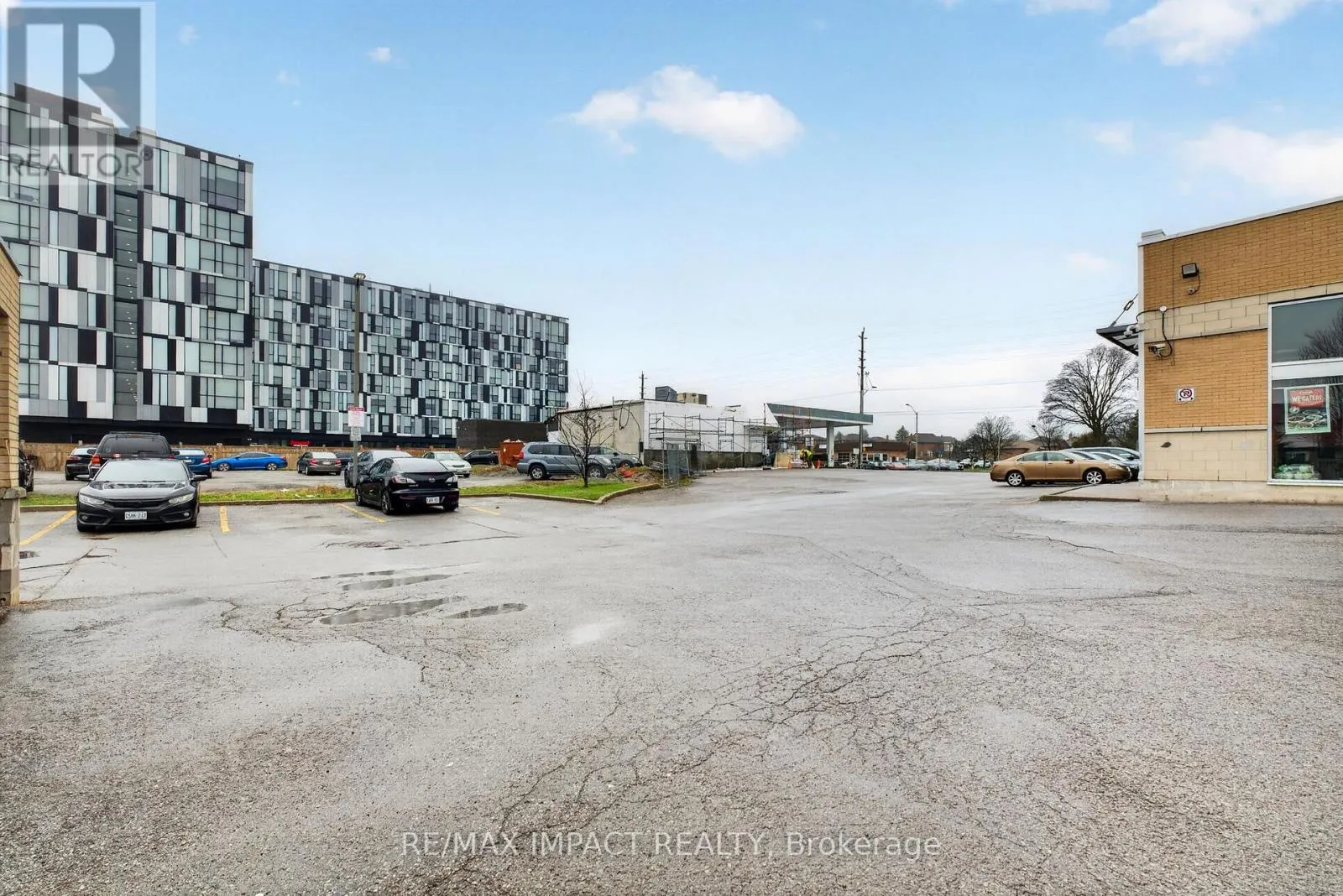 1812 SIMCOE STREET