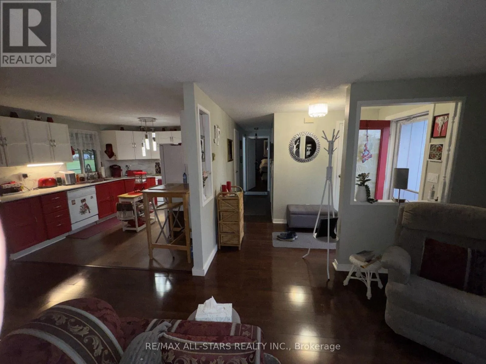 17 PINERIDGE COURT