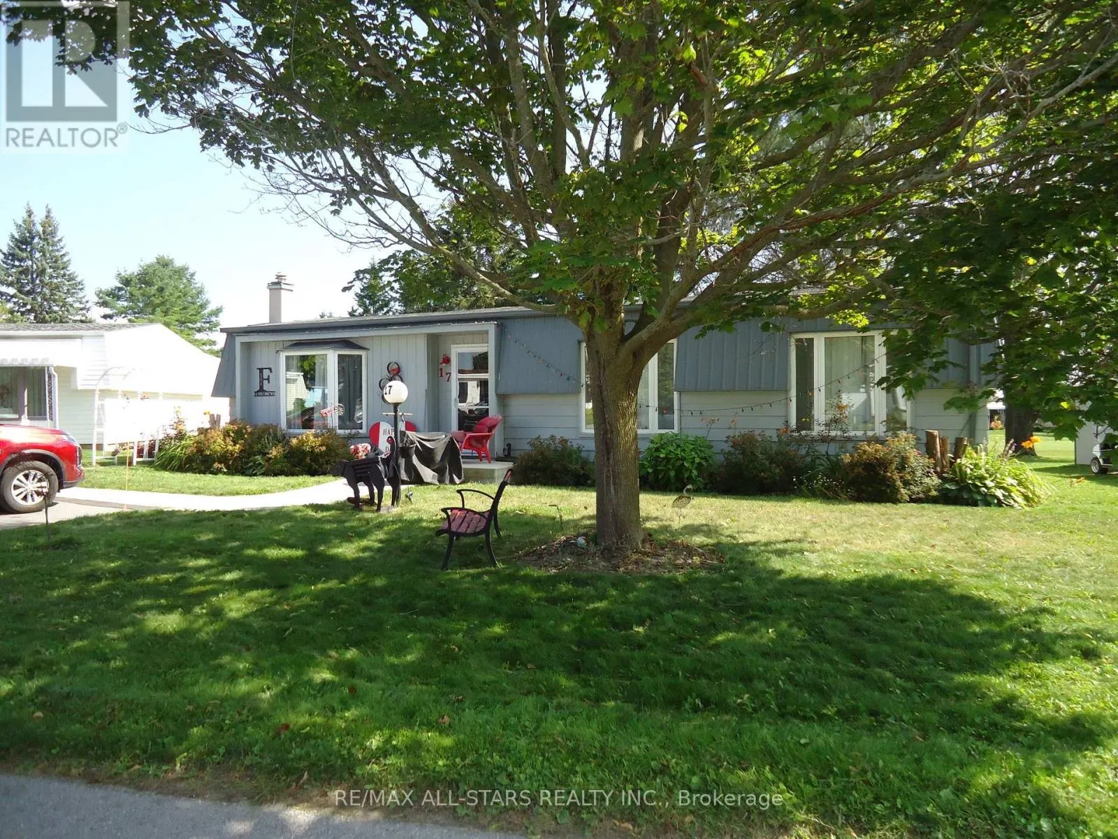 17 PINERIDGE COURT