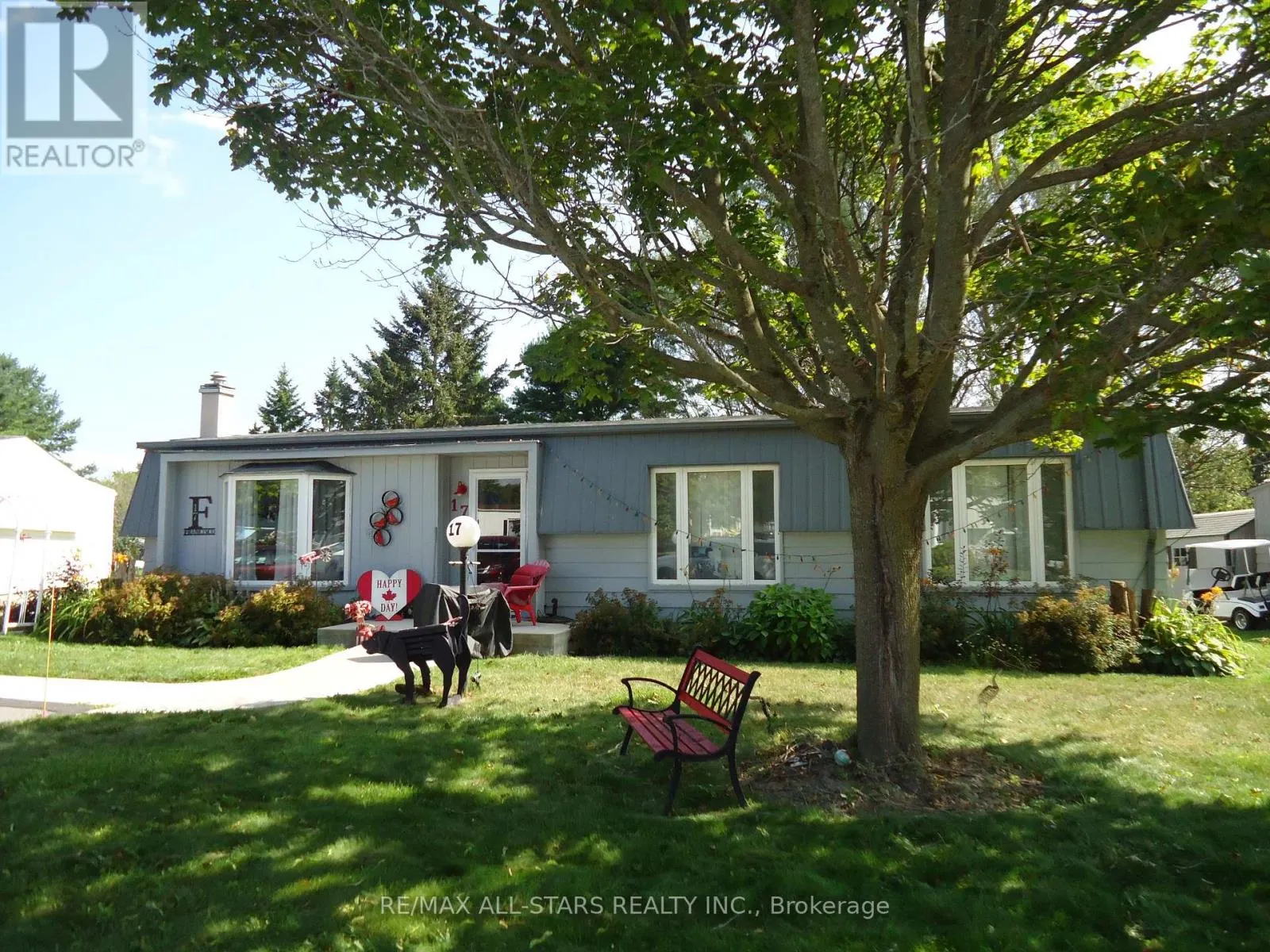 17 PINERIDGE COURT
