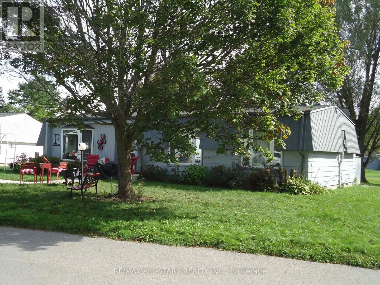 17 PINERIDGE COURT