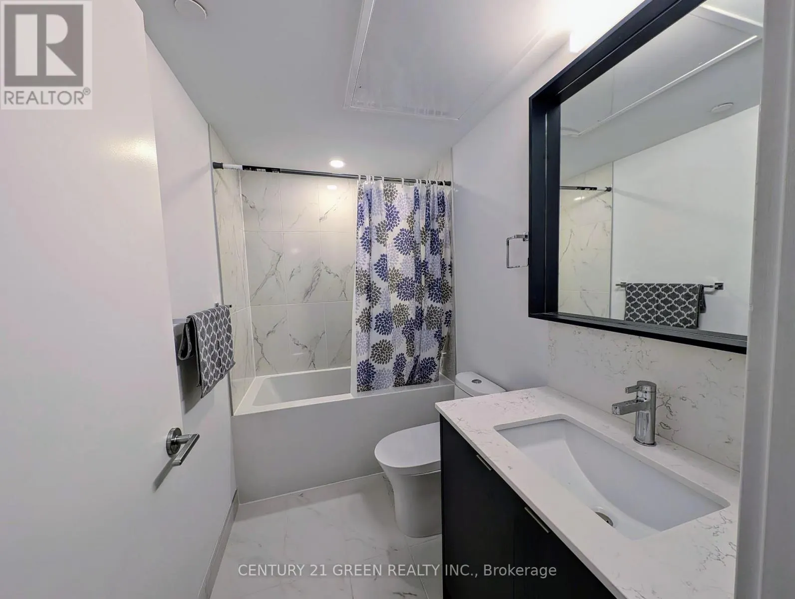 323C - 1612 CHARLES STREET