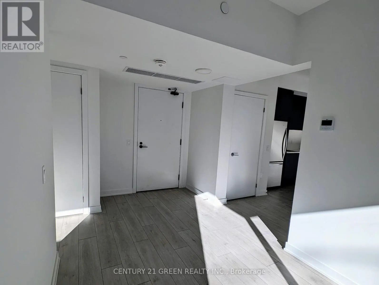323C - 1612 CHARLES STREET