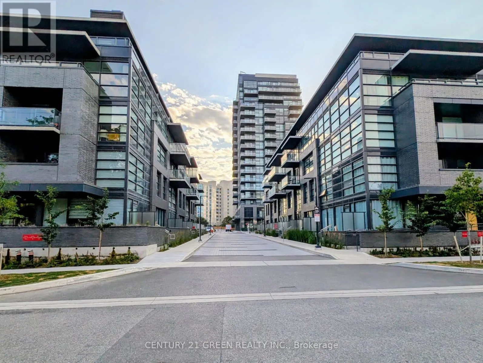323C - 1612 CHARLES STREET