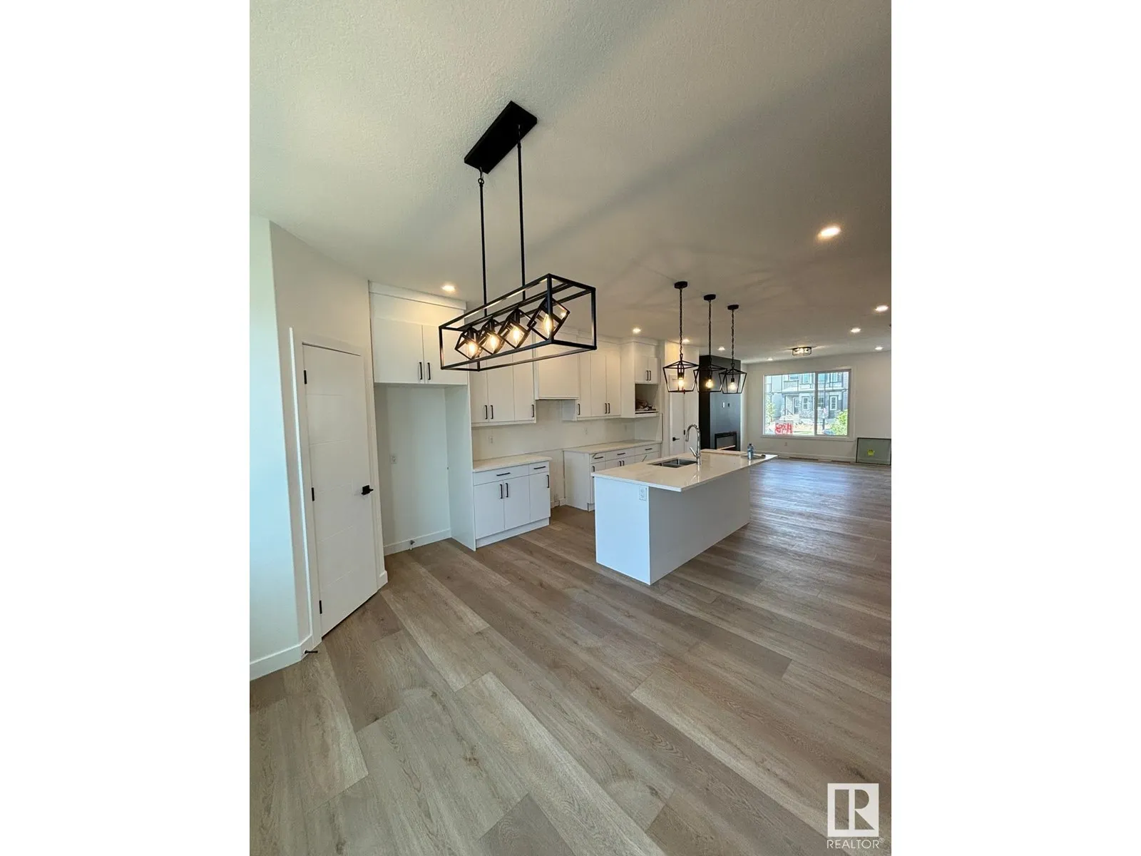 4207 38 ST