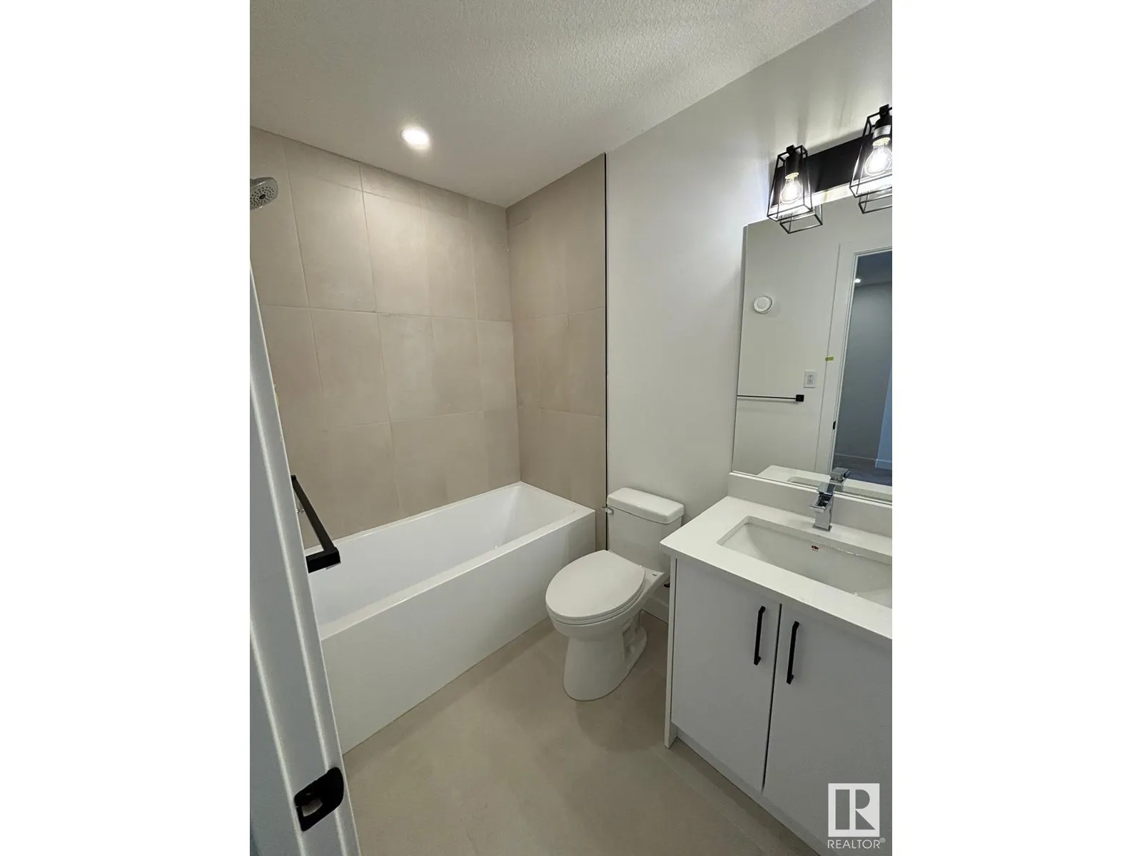 4207 38 ST
