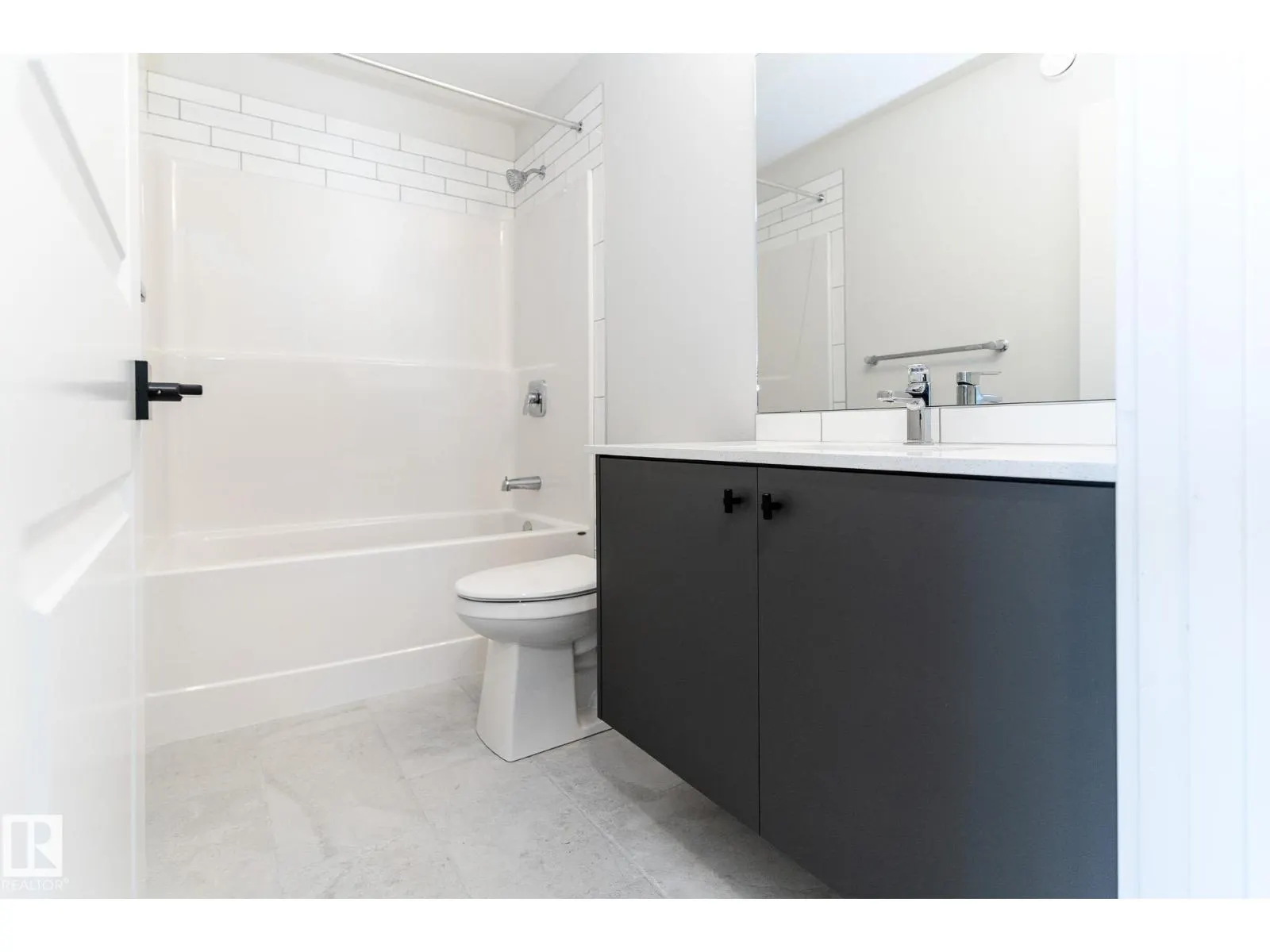 2504 158 ST SW