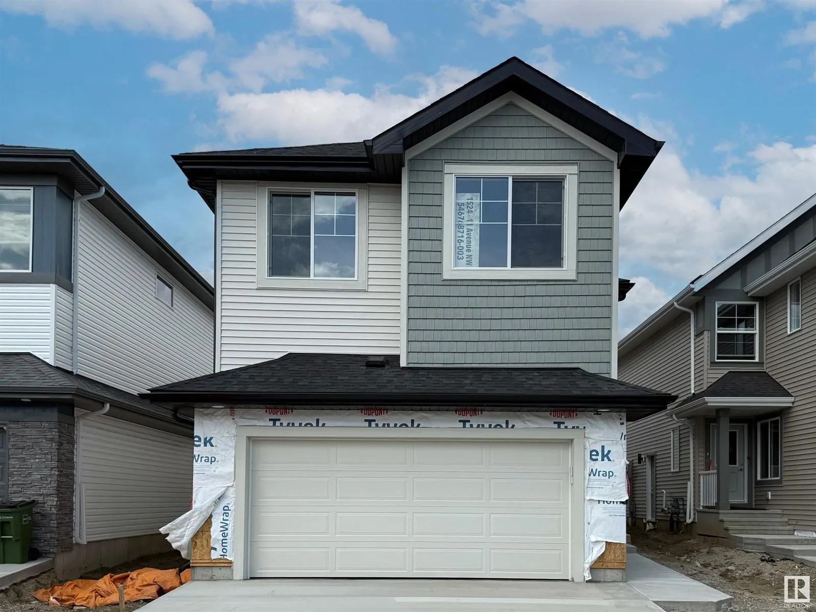 1524 11 AV NW