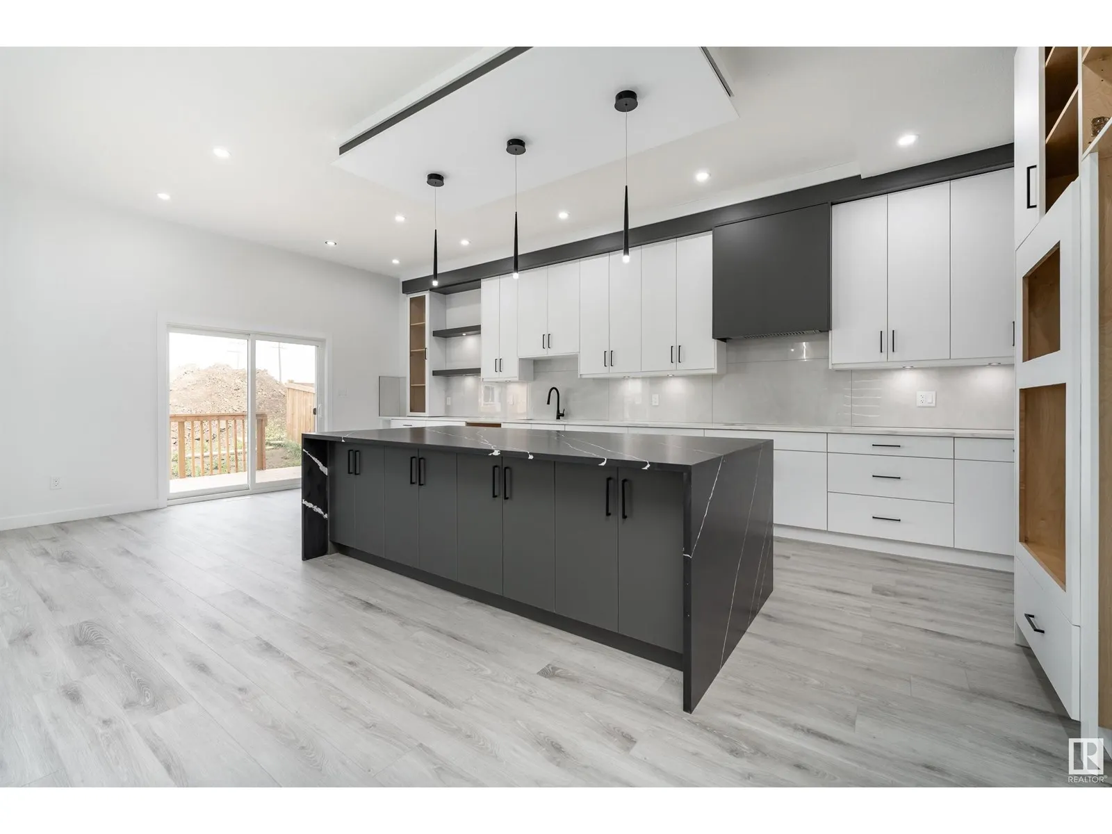 145 Graybriar DR