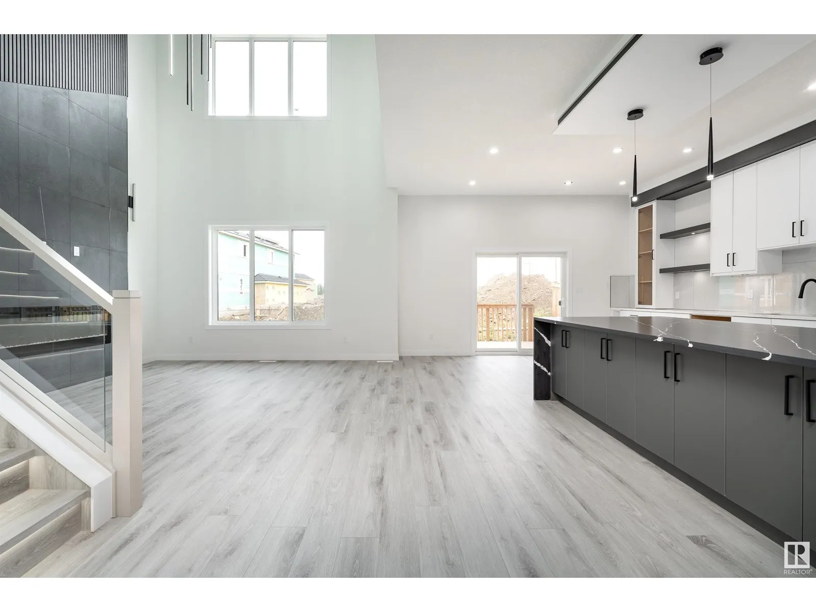 145 Graybriar DR