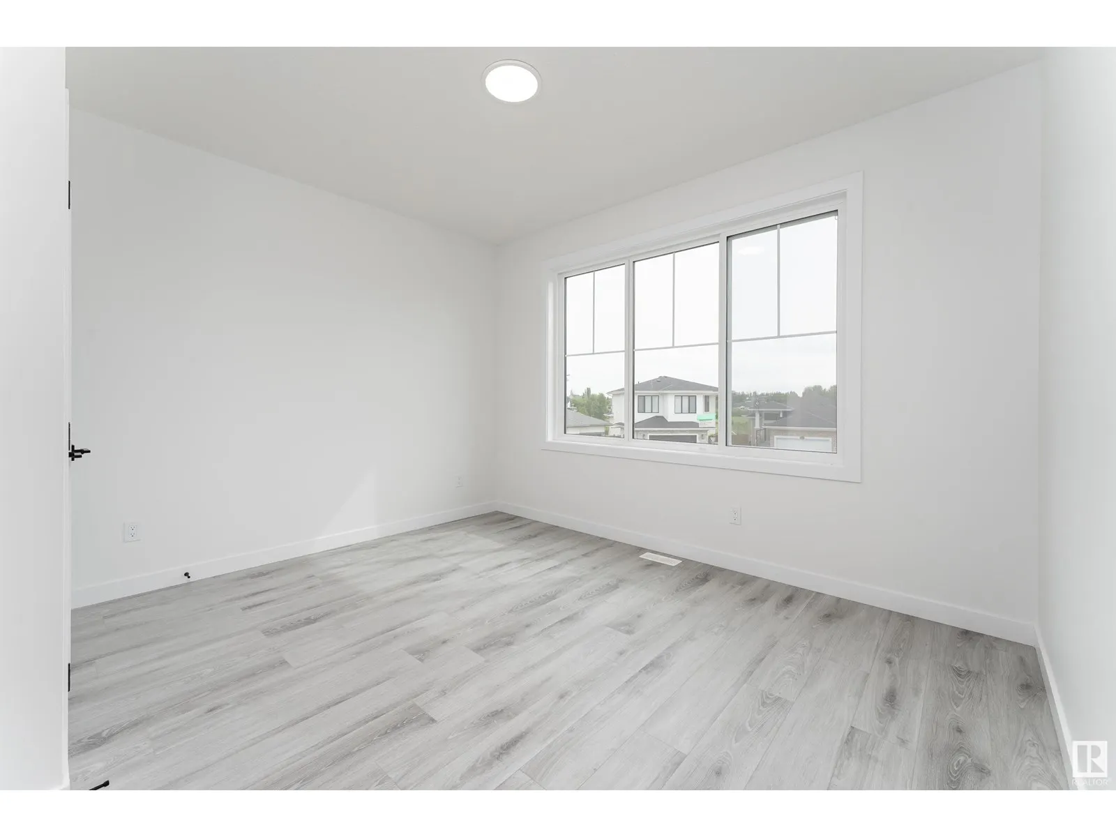 145 Graybriar DR