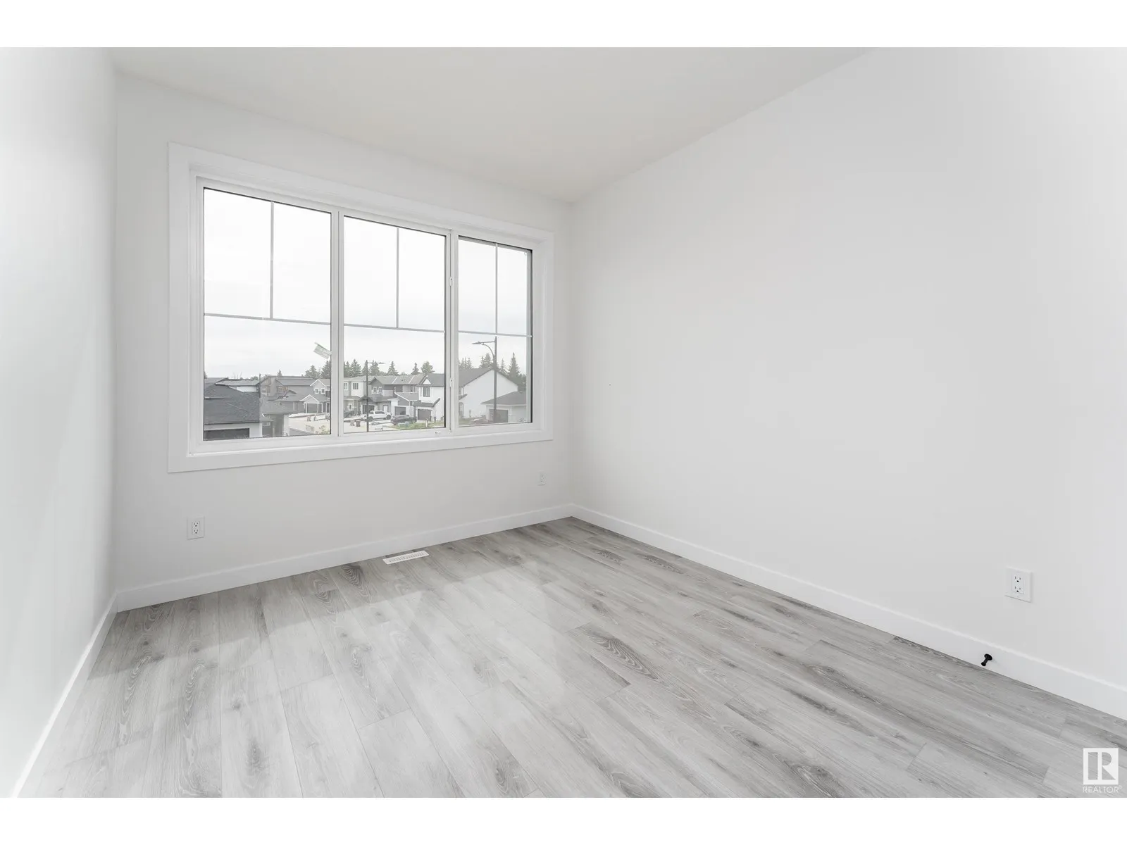 145 Graybriar DR