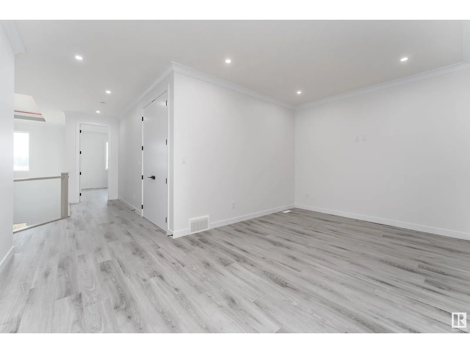 145 Graybriar DR