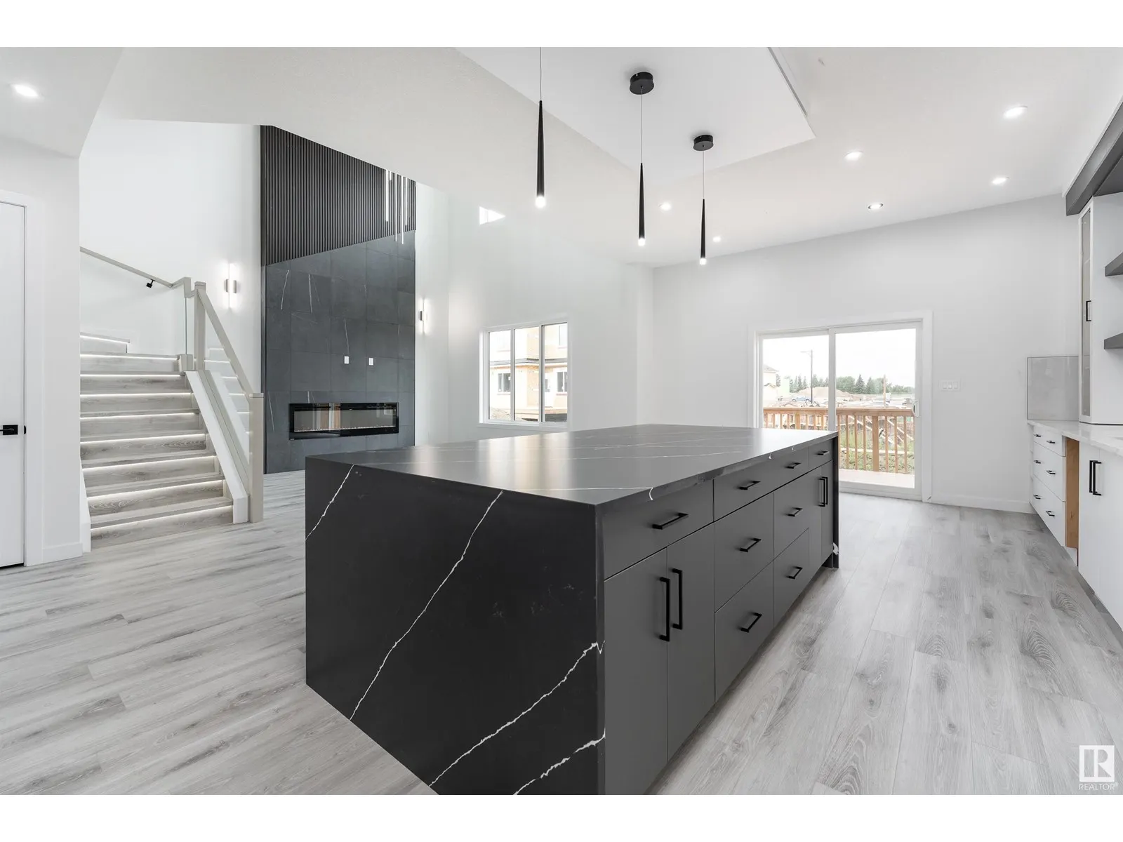 145 Graybriar DR