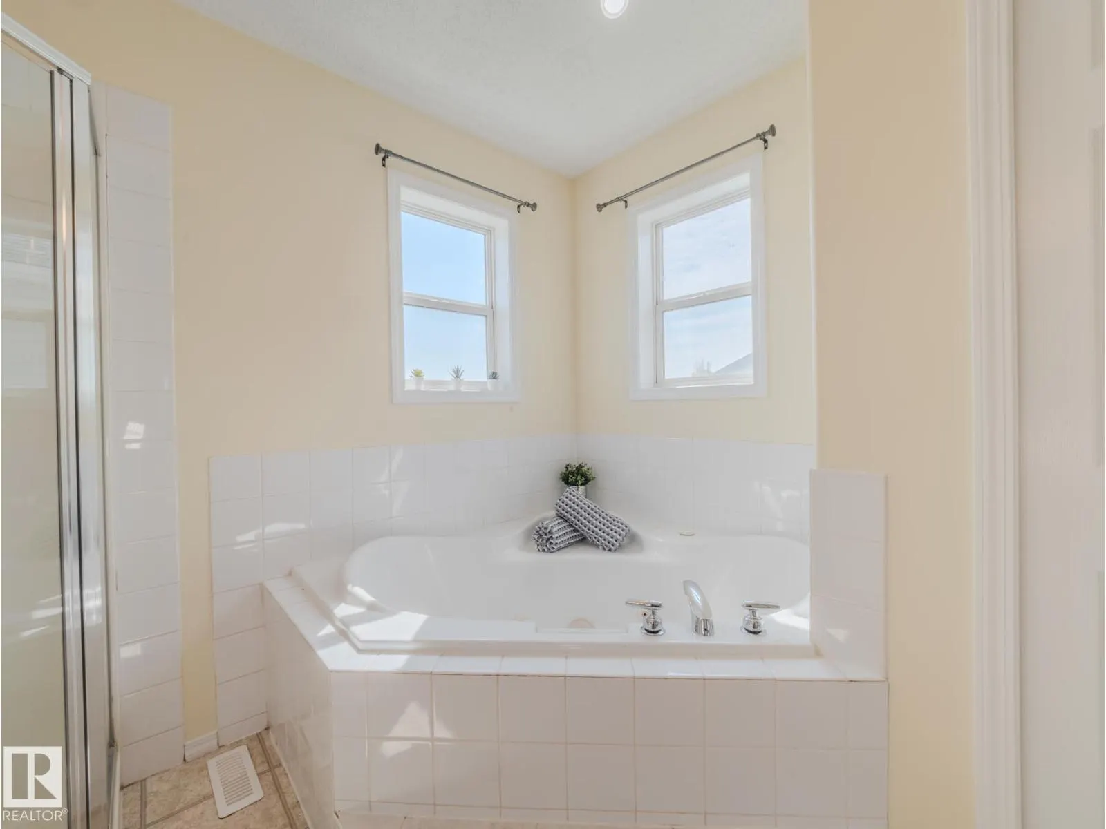 15013 135A ST NW