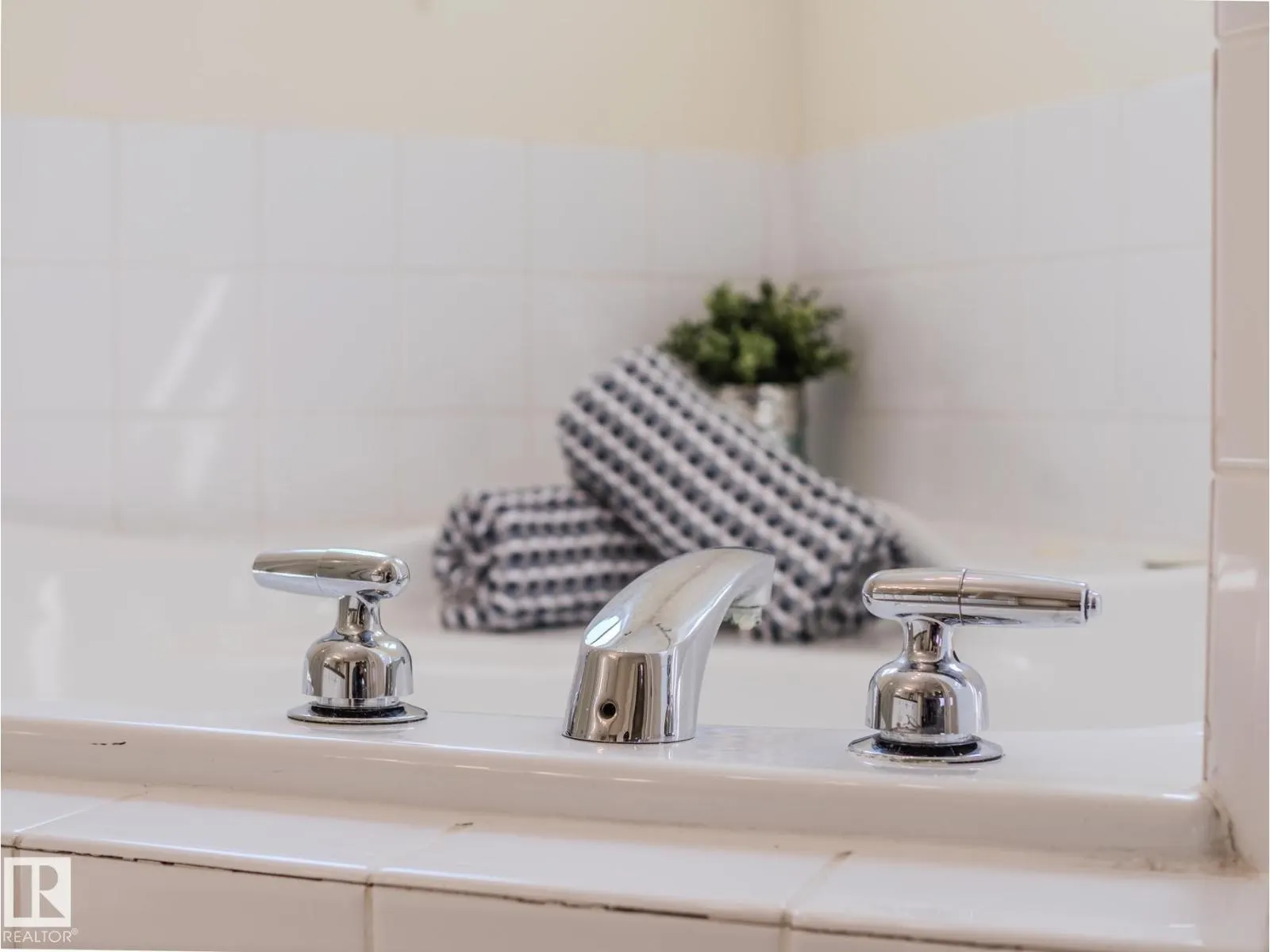 15013 135A ST NW