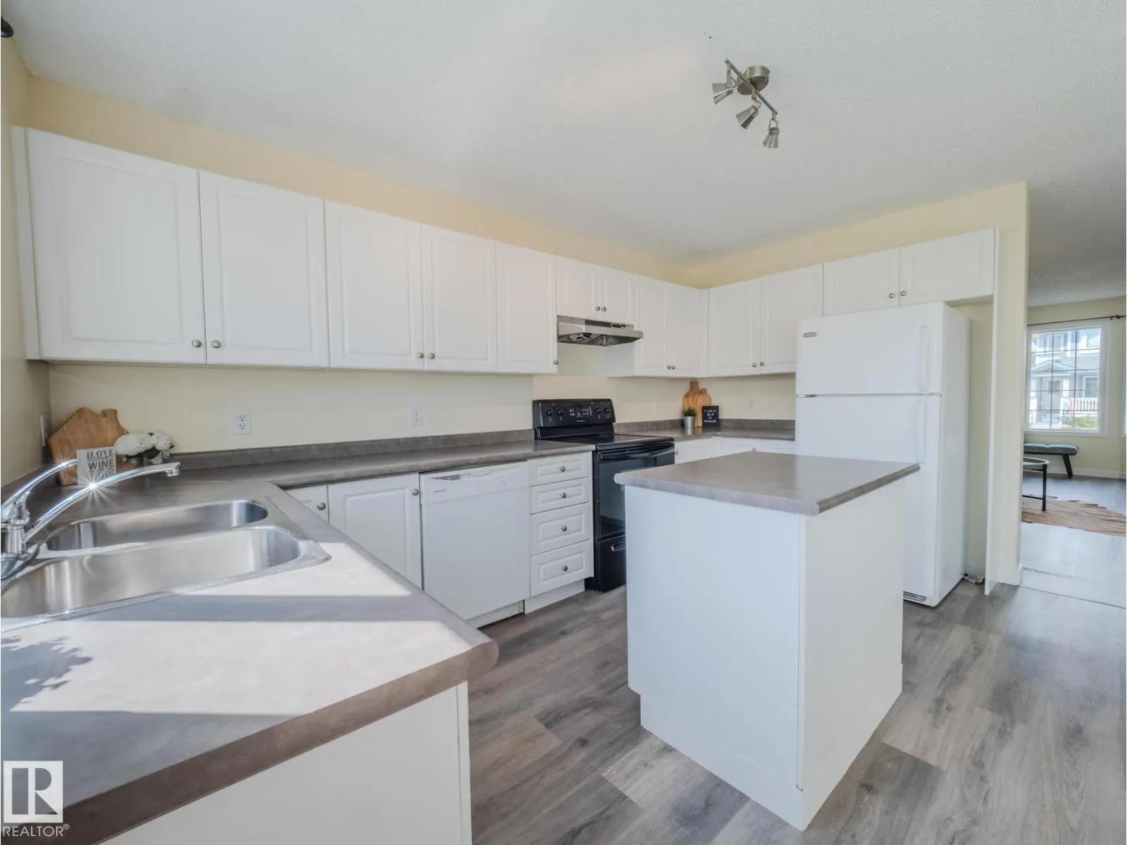 15013 135A ST NW
