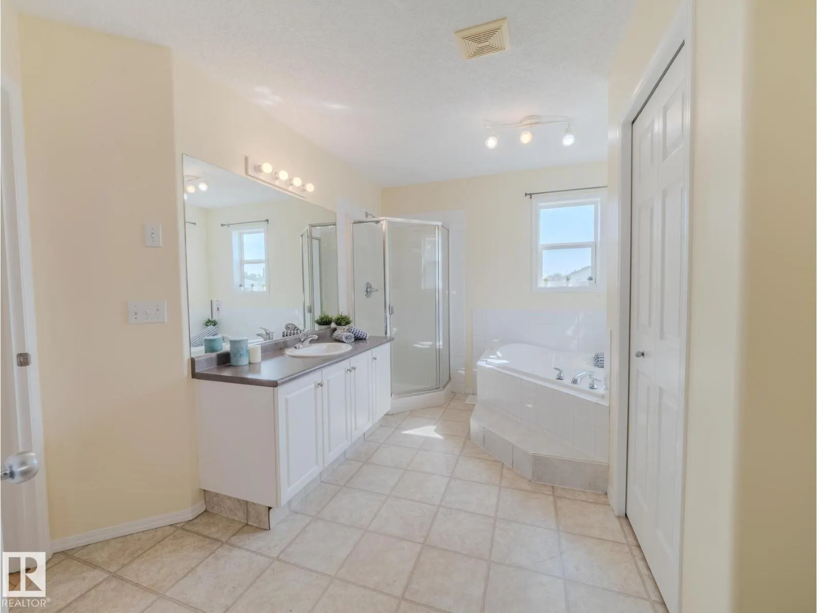 15013 135A ST NW