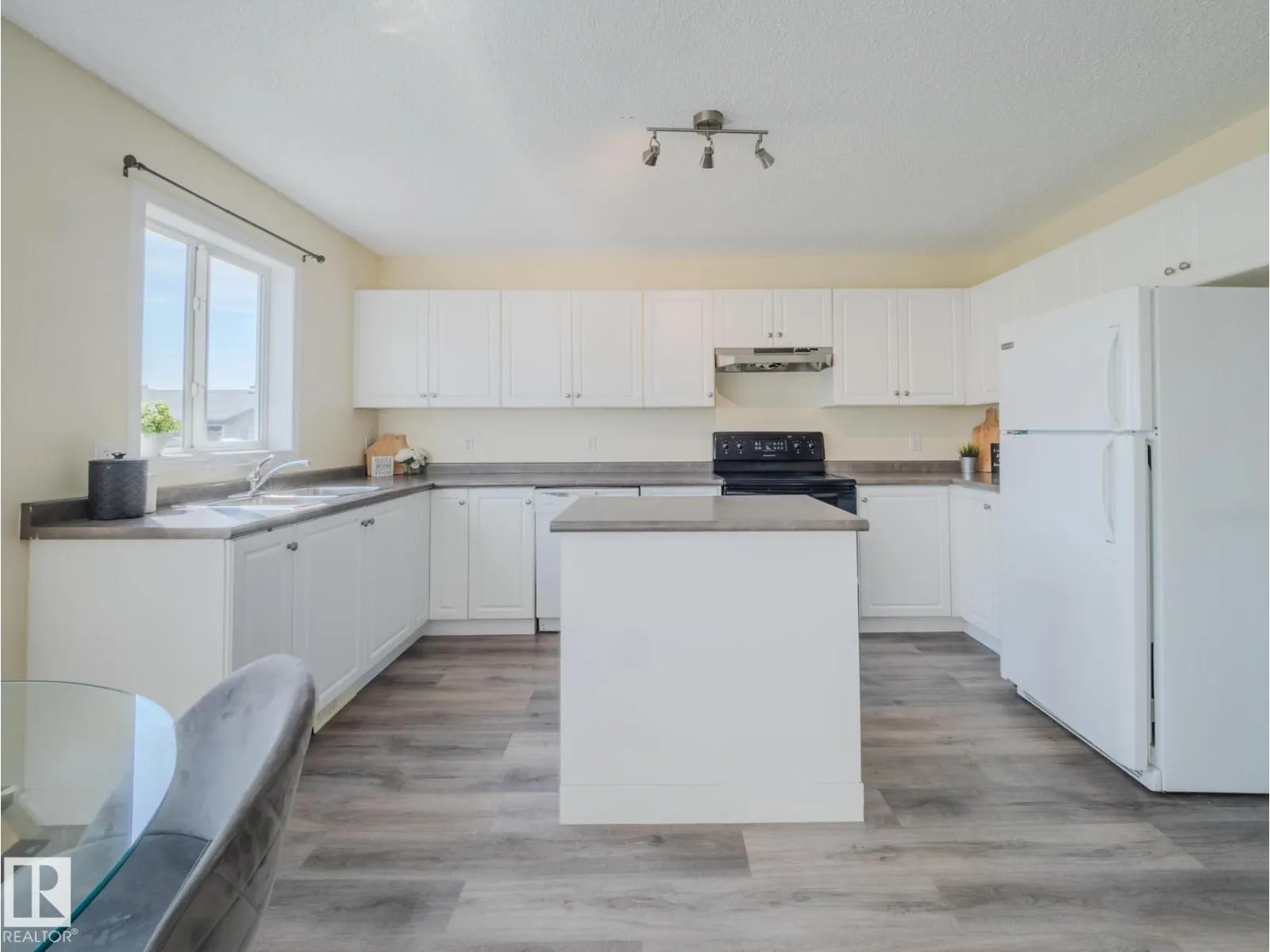 15013 135A ST NW